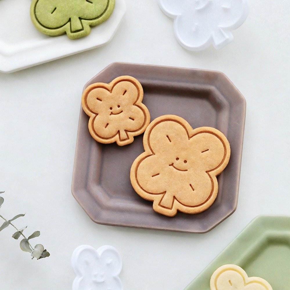 Lucky Four-Leaf Clover Cookie  - Kitchen Appliances Baking recension och pris