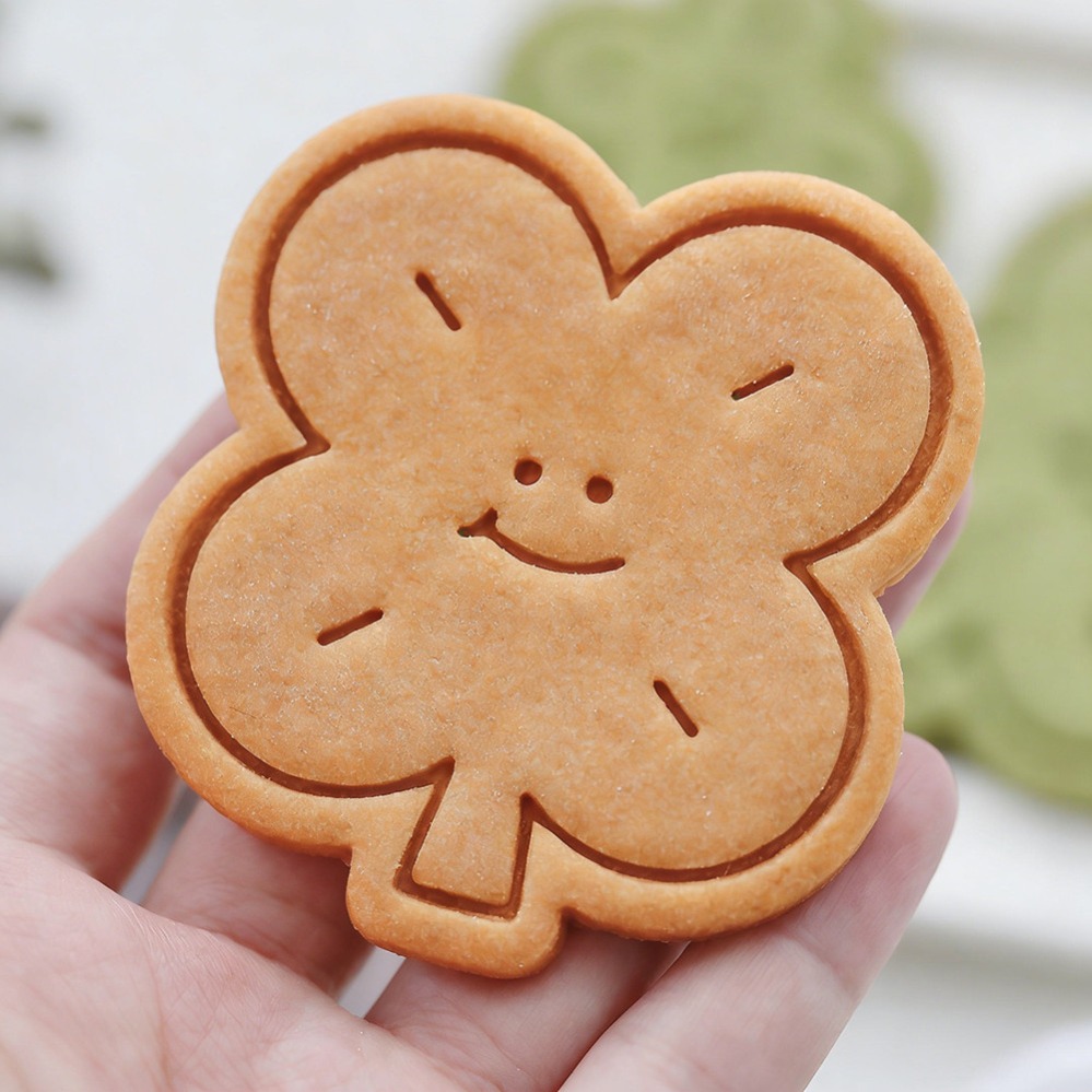 Lucky Four-Leaf Clover Cookie  - Kitchen Appliances Baking recension och pris