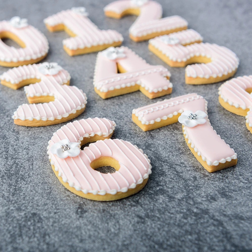 Large Numbers Cookie Cutters B - Kitchen Appliances Baking recension och pris